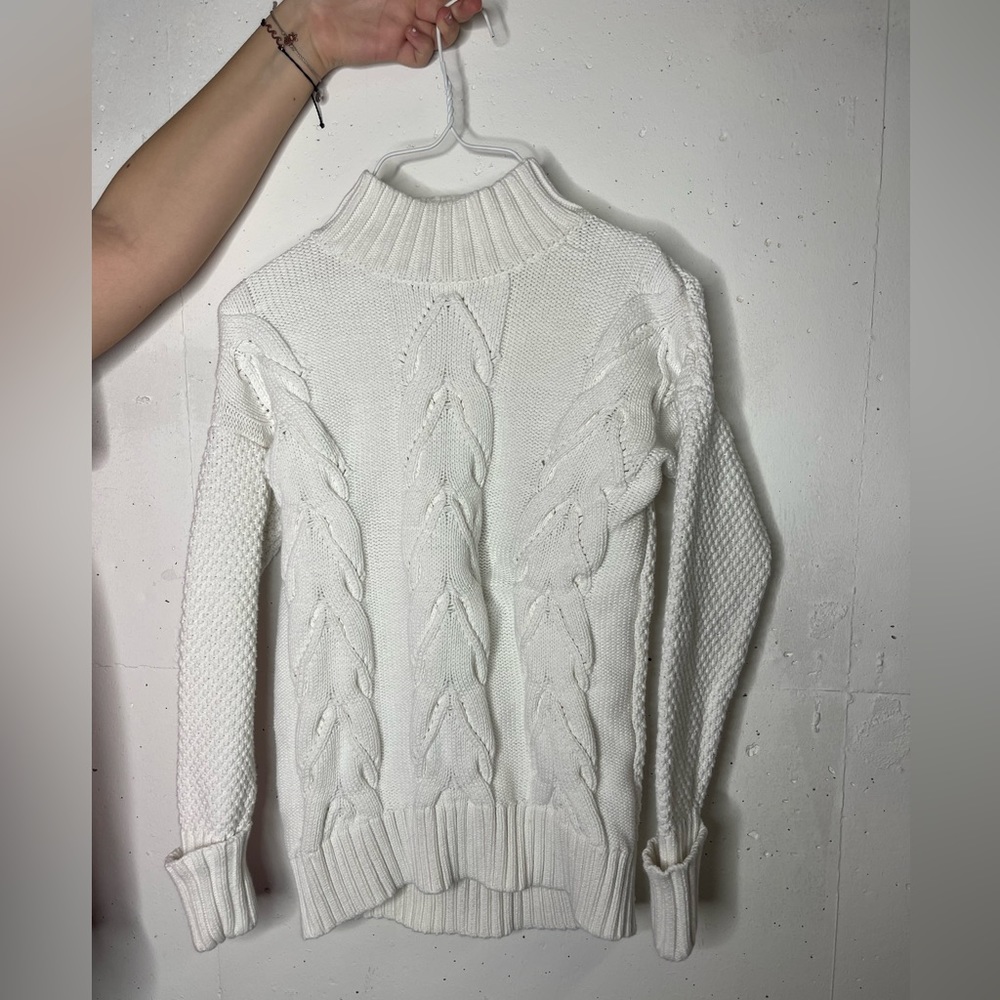 RACHEL ASHWELL Mock Neck Cable Sweater🤍🤍